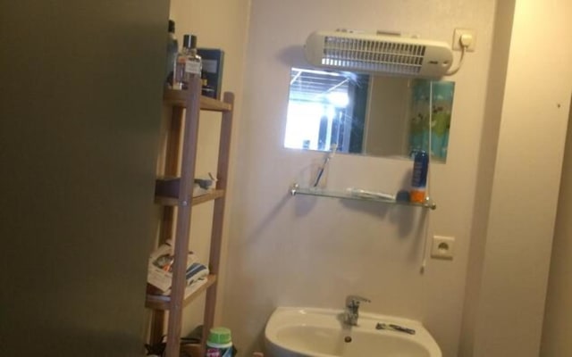 Studio Studio with private shower/bath, private toilet and private kitchen image 3