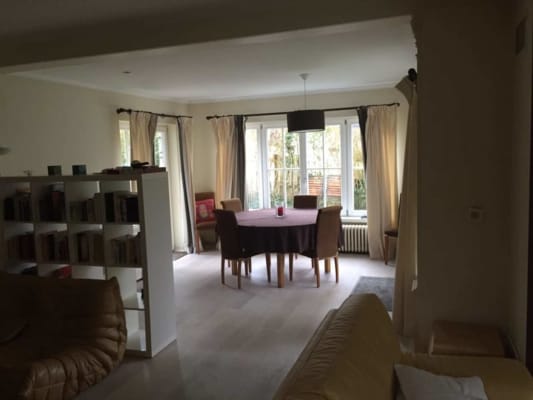 Sala Chambre à louer à Waterloo dans un beau quartier calme proche des transports/du Ring  imagem 1