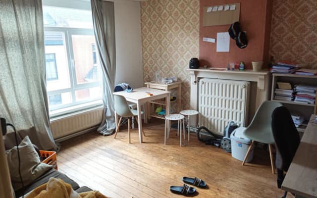 Oda Room with shared bath/shower and shared toilet resim 2