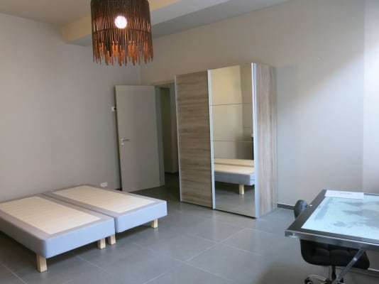 Oda kamer van 21 m2 met douche resim 3