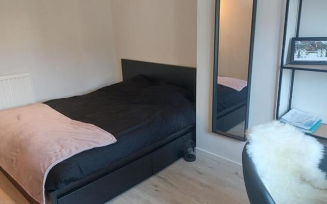 Kamer Room with shared bath/shower and shared toilet foto 3