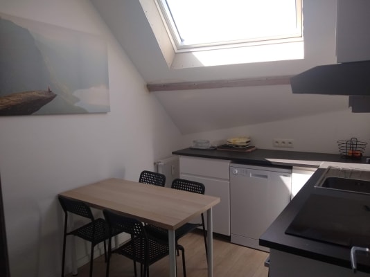 Loger Chambre dans commu de 4 personnes - bail 6 mois ou plus image 4