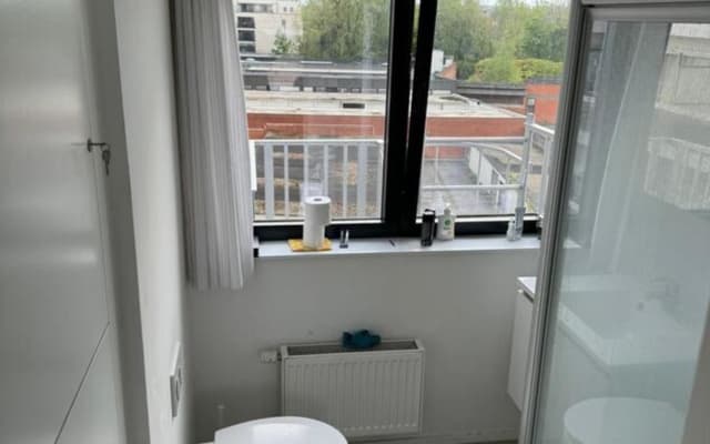 Kamer Room with private shower/bath and private toilet foto 1