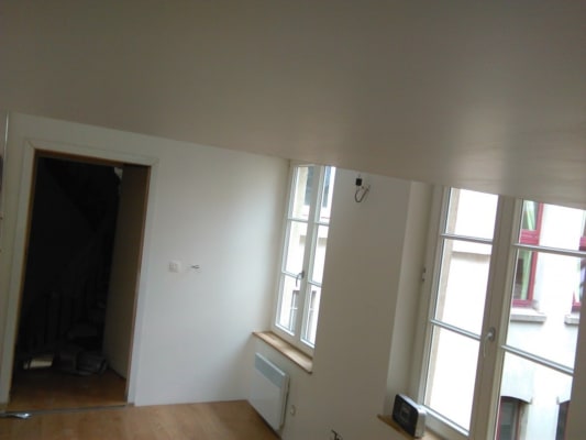Studio Quasi-nieuw kot (gemeubeld) te huur in hartje zavel; sablon, 5 min van Gare Central foto 1