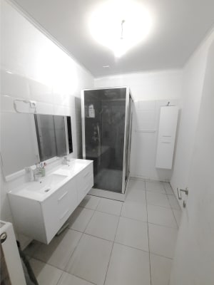 Casa ☆KOT à louer Exceptionnel, Android TV, Wi-Fi, Lave, Seche ☆ imagem 3