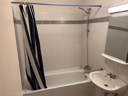 Apartamento Kamer in een gedeeld drie personen apartement imagem 3