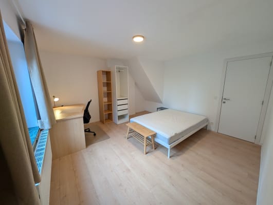 Ev Maison rénovée avec 4 chambres spacieuses à Gilly resim 4