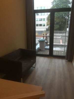Sala Zeer ruime, rustig gelegen studentenkamer in stadscentrum met terras imagem 1