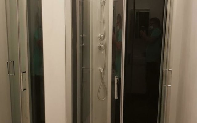 Kamer Room with private shower/bath and private kitchen foto 3