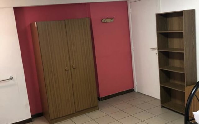 Kamer Room with shared bath/shower and shared toilet foto 4