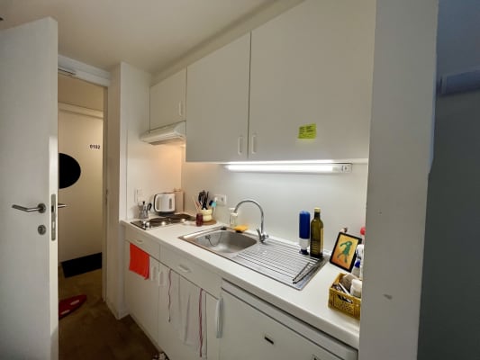 Estúdio Gemeubelde studio met eigen keuken en badkamer beschikbaar AJ 2026-2027 imagem 3