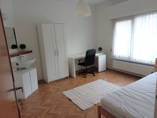 Sala Lichte ruime kamer in studentenwoning imagem 1