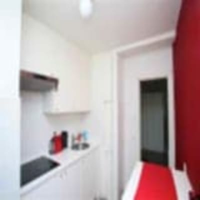 Kamer 40m2 - unieke kans - living - keuken - douche-wc en 1 slpkmr te huur in het Sportkot van Leuven. Gemeubeld. Toplocatie! foto 3