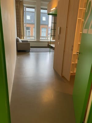 Sala Bemeubelde studentenkamer op toplocatie in Antwerpen imagem 4
