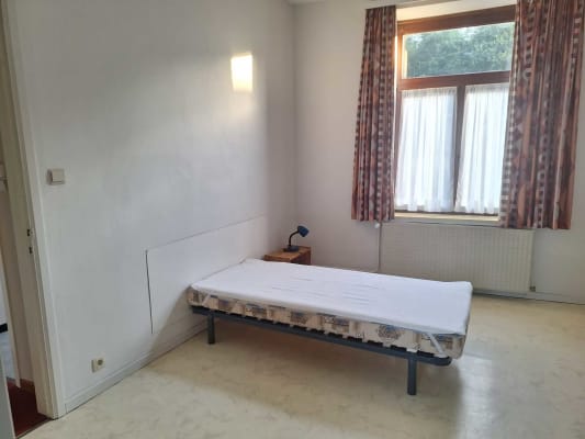 Kamer STUDIO 40 M² TRÈS CALME CHEZ L'HABITANT QUARTIER HERBATTE foto 9