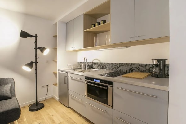 Studio studio meublée 280m2 à brxelles Bild 2