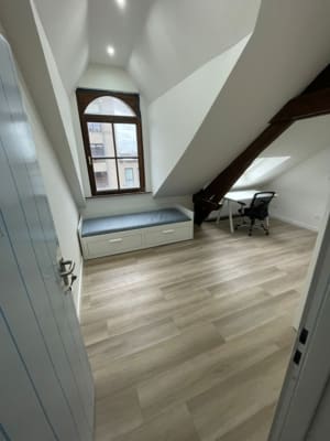Room practige kamer met eigen badkamer  2de verdiep image 6