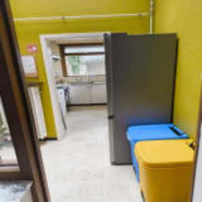 Ev Ruime, bemeubelde kamer met eigen lavabo, vlak aan station & hogescholen resim 3