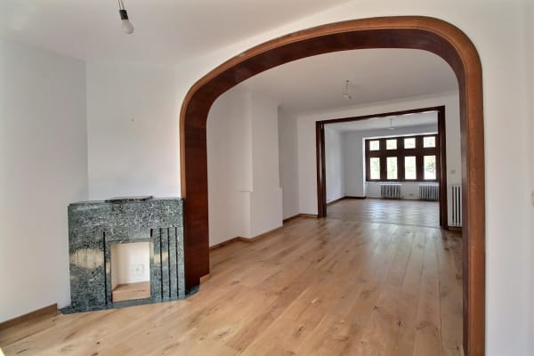 Sala Superbe chambre avec sdb privée dans colocation 3H+3F, Pl Cardinal Mercier imagem 2