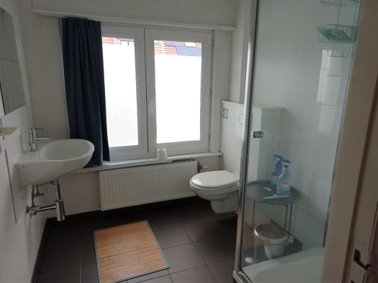 Sala Lichte ruime kamer in studentenwoning imagem 2