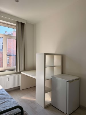 Zimmer Modern studentenkot te huur in hartje Leuven – 16,5 m² met eigen sanitair Bild 5