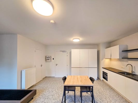 Estúdio Moderne studio met eigen douche en keuken beschikbaar voor AJ 2026-2027 imagem 9