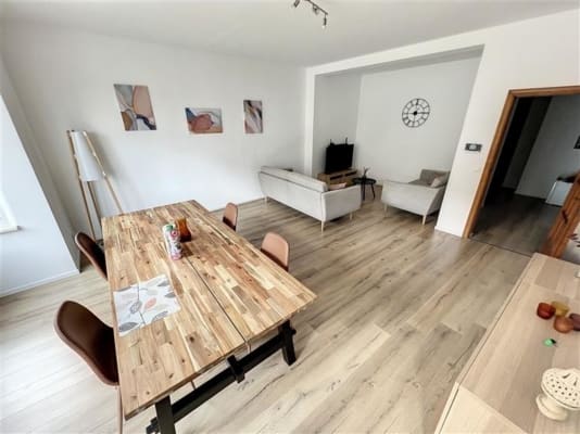 Sala Charleroi : Chambre meublée (17 m²) dans appartement en colocation imagem 1
