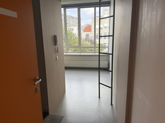 Sala Bemeubelde studentenkamer op toplocatie in Antwerpen imagem 11
