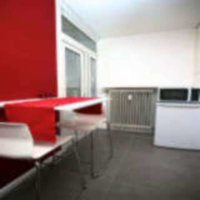 Kamer 40m2 - unieke kans - living - keuken - douche-wc en 1 slpkmr te huur in het Sportkot van Leuven. Gemeubeld. Toplocatie! foto 5