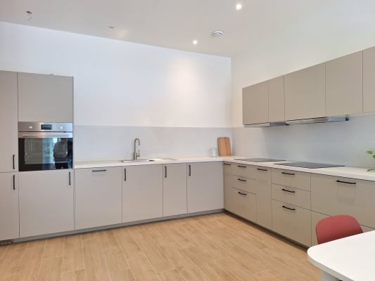 Kamer Prachtige, gemeubelde studentenkamers in hartje Mechelen foto 1