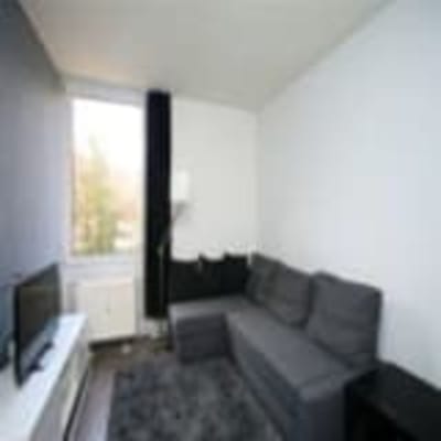 Kamer 40m2 - unieke kans - living - keuken - douche-wc en 1 slpkmr te huur in het Sportkot van Leuven. Gemeubeld. Toplocatie! foto 4