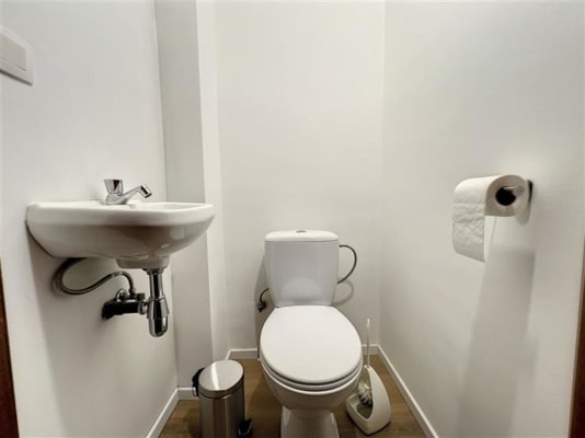 Sala Charleroi : Chambre meublée (17 m²) dans appartement en colocation imagem 14