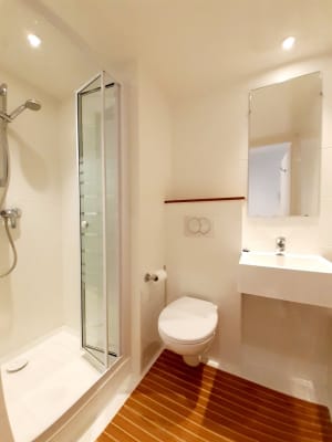 Kamer ruime studentenkamer met privé badkamer (toilet, douche, wastafel) foto 2