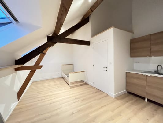 Estúdio Ruime nieuwe kamer met eigen badkamer en veel lichtinval imagem 3