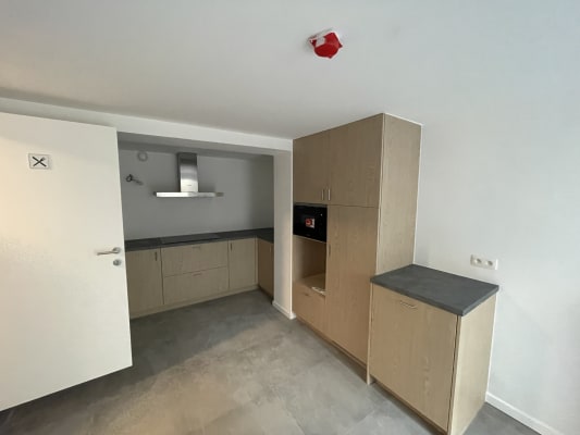 Kamer KOT TE HUUR MET EIGEN SANITAIR EN BEPERKT KEUKEN- GERENOVEERD GEBOUW - CENTRUM LEUVEN foto 9