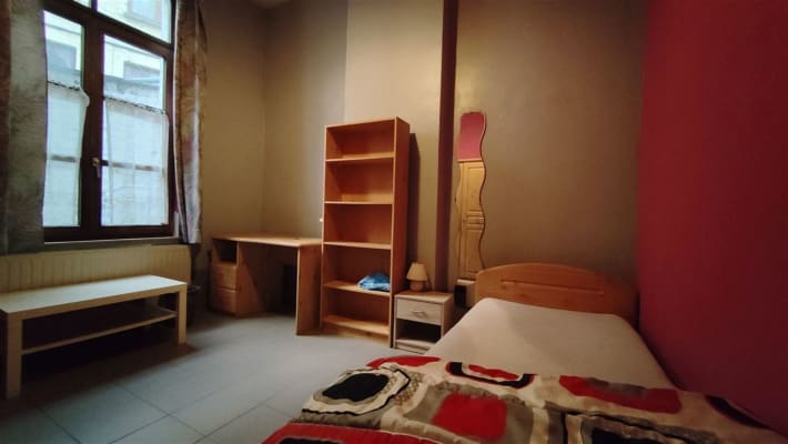 Chambre chambre d'étudiant dans un immeuble de 7 kots image 6