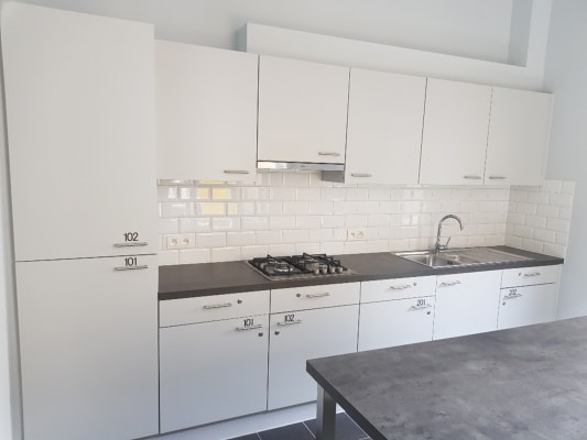 Sala Perfect onderhouden kamer(kot 202) in kleinschalig rustig studentenhuis (4 koten) met TopKot label. imagem 6