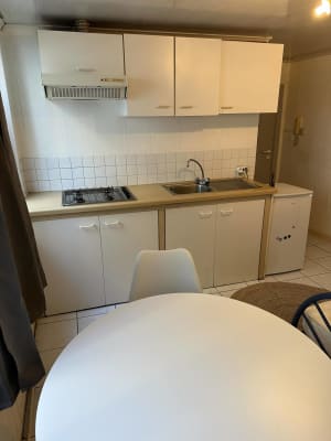 Oda Kot meublé avec kitchenette resim 4