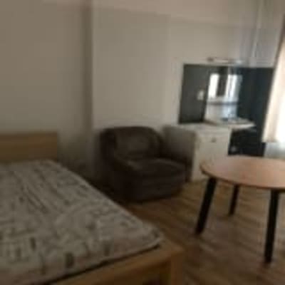 Sala Ruim kot met veel licht te huur, meer dan 16m²  Kapucijnenvoer 157 gem. gerenoveerde ingerichte keuken, toilet en douche imagem 14