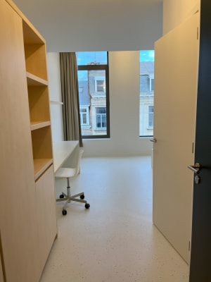 Sala NIEUWBOUW KAMER MET EIGEN SANITAIR TE HUUR TOPLOCATIE ACADEMIEJAAR 2026-2027! imagem 15