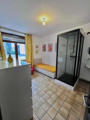 Sala Petite maison / Kots étudiant au centre de Libramont  imagem 1