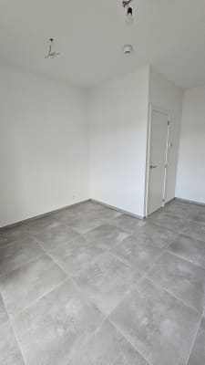 Sala Gloednieuwe kamer met eigen badkamer imagem 2