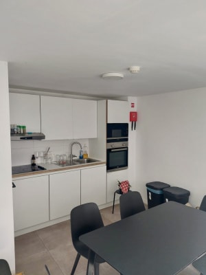 Kamer Gezellige studentenkamer met slaapplek op mezzanine – hartje Leuven foto 3