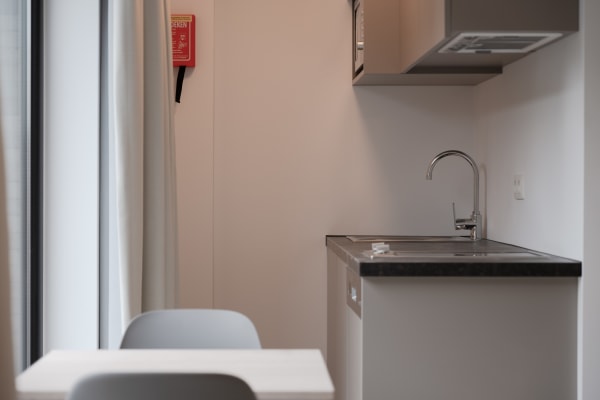 Studio Bemeubelde studio met eigen voorzieningen in Residentie Artemis – topligging in de Dekenstraat foto 10