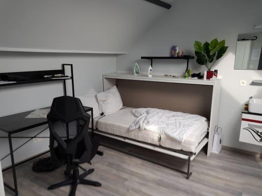Sala Perfect onderhouden kamer(kot 202) in kleinschalig rustig studentenhuis (4 koten) met TopKot label. imagem 13