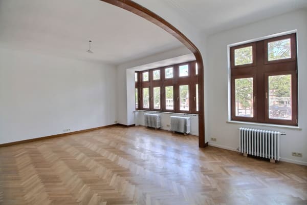 Sala Superbe chambre avec sdb privée dans colocation 3H+3F, Pl Cardinal Mercier imagem 5