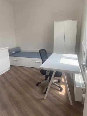 Sala zolderkamer met eigen badkamer  imagem 8
