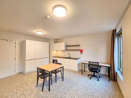 Estúdio Moderne studio met eigen douche en keuken beschikbaar voor AJ 2026-2027 imagem 3