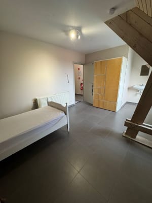 Sala Zeer ruime volledig gemeubileerde studentenkamers en studio's. imagem 10