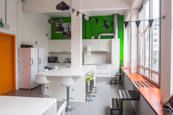 Sala Bemeubelde studentenkamer op toplocatie in Antwerpen imagem 1